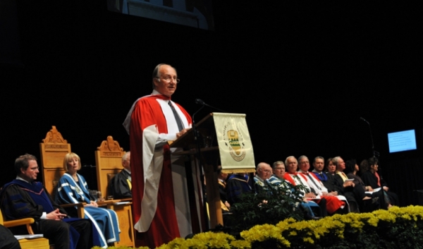 His Highness the Aga Khan delivering his Convocation address at the University of Alberta in Edmonton on June 9, 2009. AKDN/Moez His Highness the Aga Khan delivering his Convocation address at the University of Alberta in Edmonton on June 9, 2009. AKDN/Moez